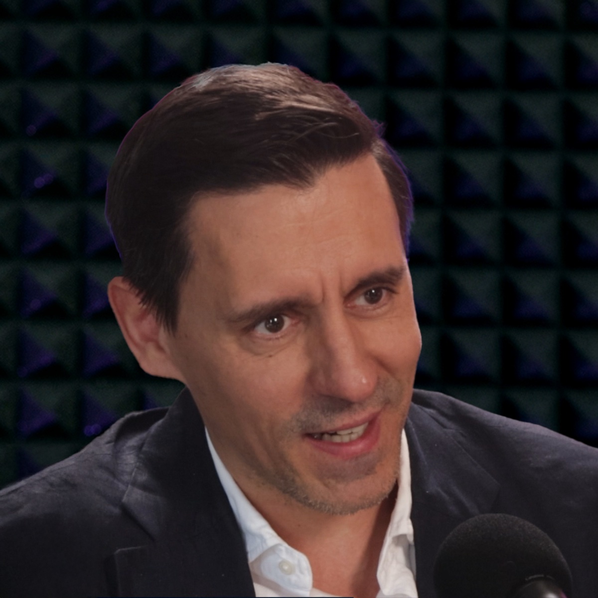 Hova teszik a magyarok a pénzüket 2026-ban – és vajon jól csinálják? Podcast Sipos Csabával