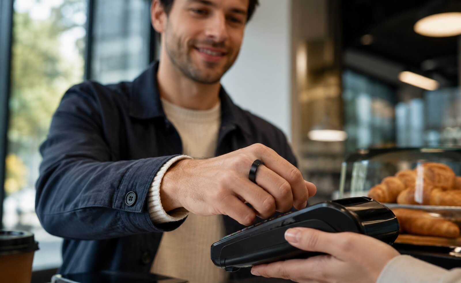 CIB fizetőgyűrű ajándékba: ennyit ér valójában az új bankszámla mellé járó okoseszköz