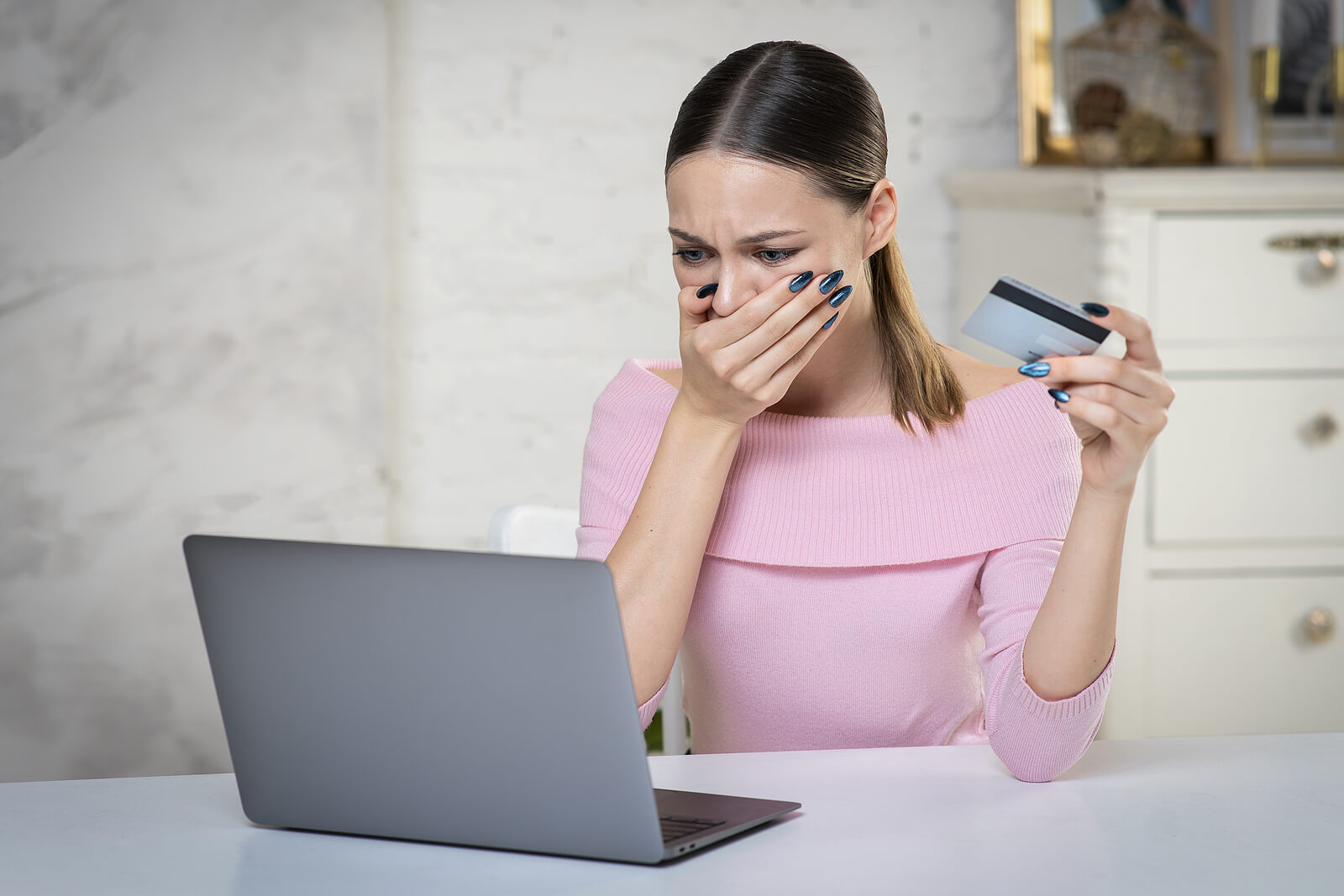 Online csalások felismerése: Így védd meg a pénzed a neten