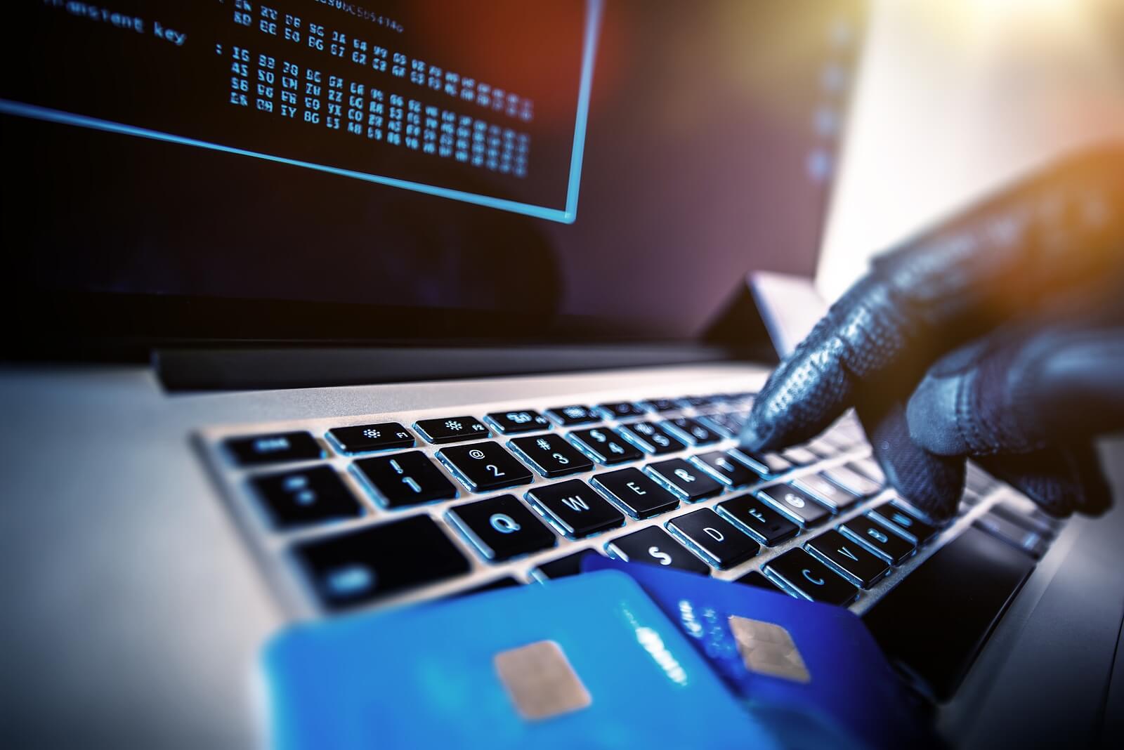 Ezek a veszélyek leselkednek rád az online térben: mutatjuk az 5 legelterjedtebb pénzügyi csalást!