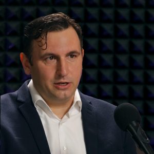 Hogyan tanulunk pénzről? Generációk, szokások, ügyfélélmény - Podcast Sulyok Lászlóval (Provident)