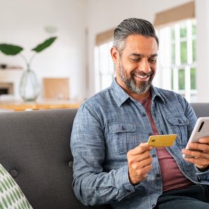 5 rejtett költség, amit nem veszel észre a bankszámládnál – de évi tízezrekbe kerülhet