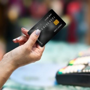 Légy óvatos, ha bankkártyával fizetsz külföldön!
