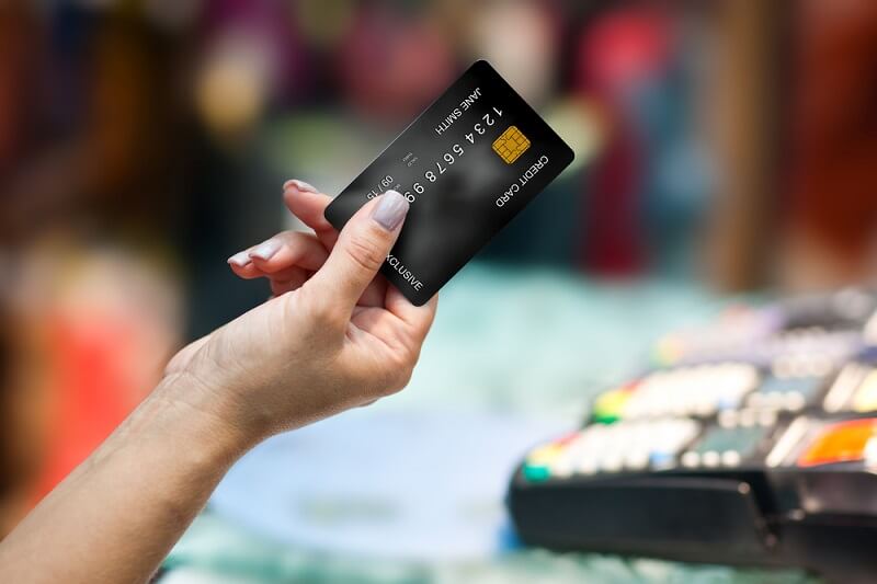 Légy óvatos, ha bankkártyával fizetsz külföldön!