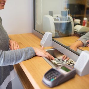 Pénzváltás külföldön: így kerülheted el, hogy a nyaralásod sokkal drágább legyen a kelleténél