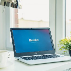 Digitális bankszámlák összehasonlítása: Revolut, Wise, Monzo vagy magyar bank?