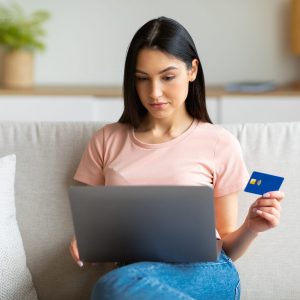Melyik banknál nyithatsz számlát akár 15 perc alatt, személyes jelenlét nélkül?